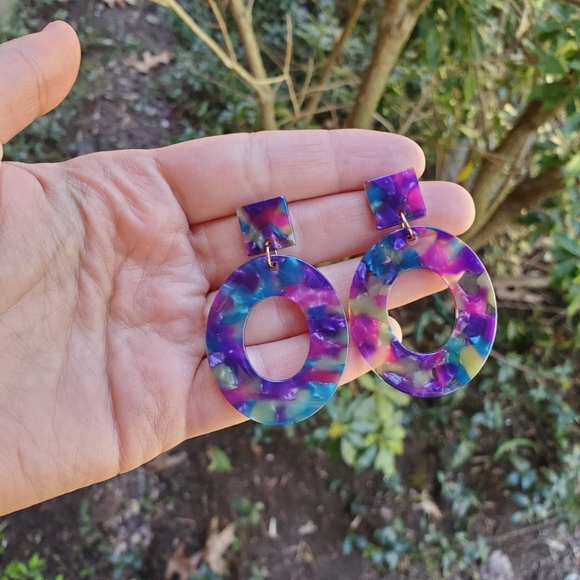 NWOT Rainbow Tortoise Shell Oval Earrings - Picture 3 of 10